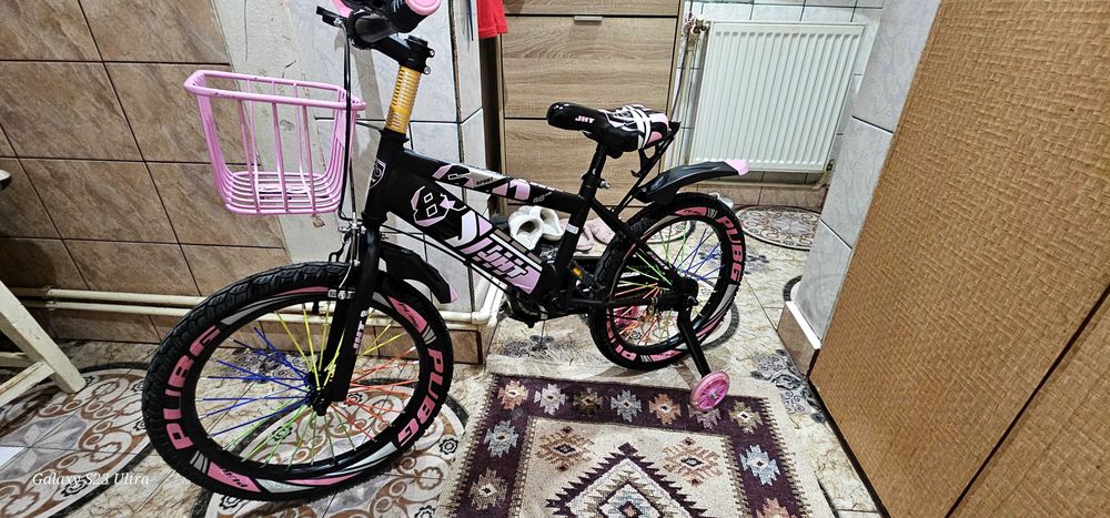 Bicicletă copii 18” cu roți ajutătoare – stare excelentă, aproape nouă