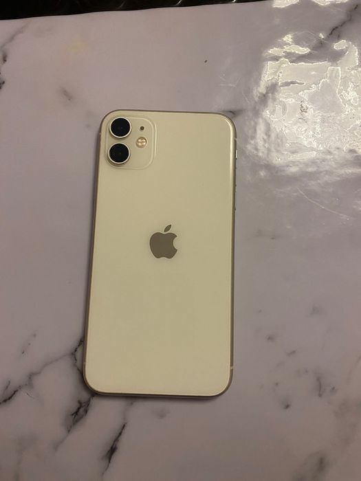Продам айфон 11