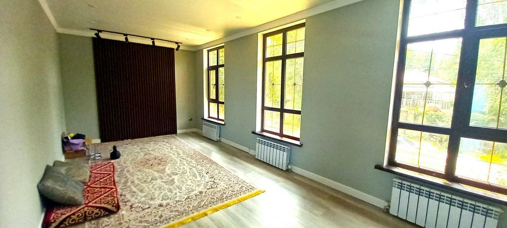 Продам дом рядом с парком, зоопарком