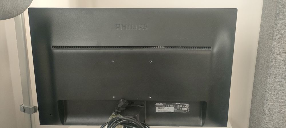 Мониторы в хорошем состоянии Филипс