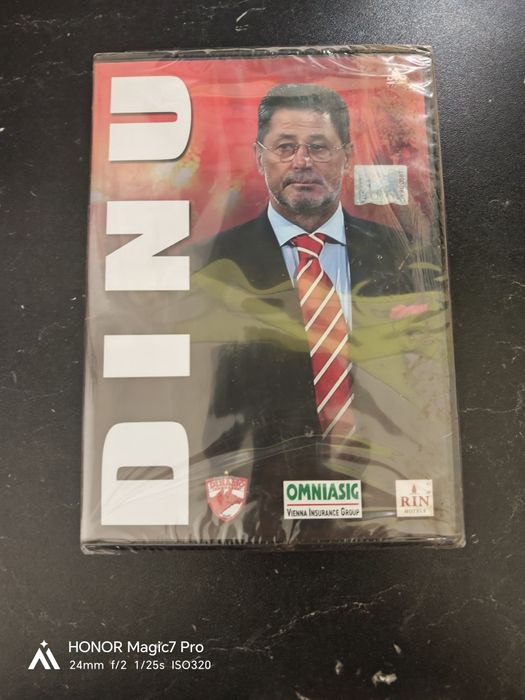 Vând DVD Dinu și caseta Dinamo