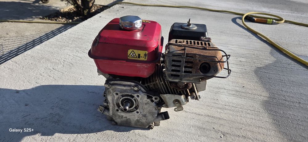 Vând motor honda gx200  original