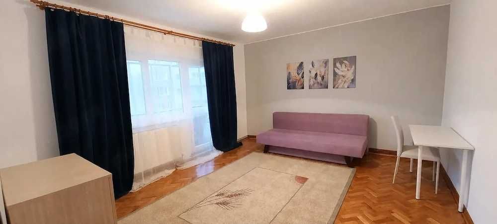 De închiriat apartament spațios cu centrală proprie | Complex Studențesc