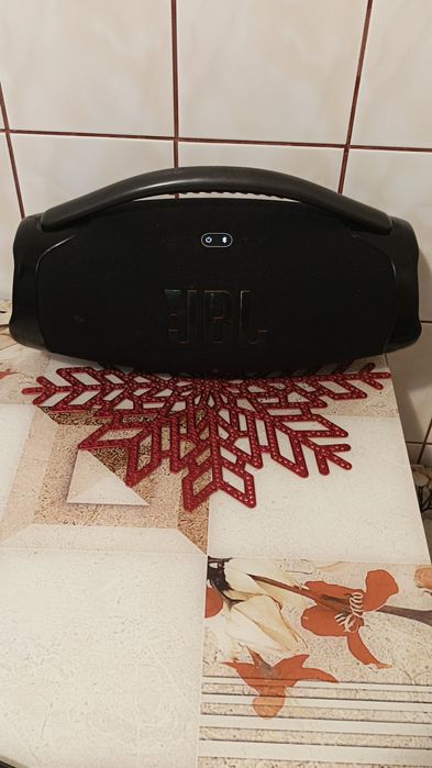 Vand JBL bombox 3