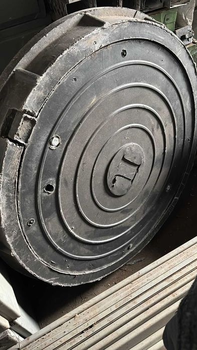 Продам люк колодца с крышкой