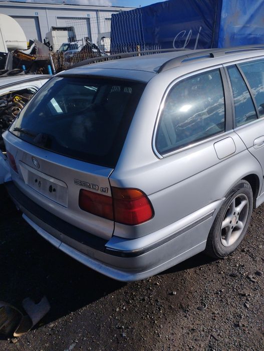 Dezmembrez BMW E39 an 2000 motor 2.0diesel