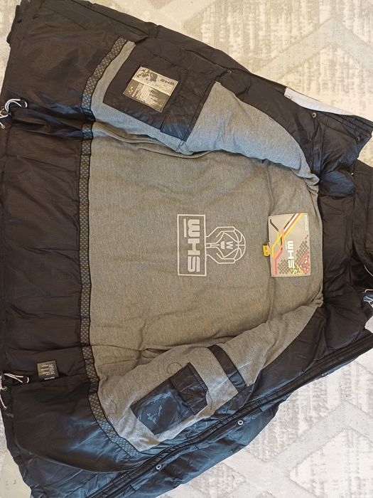 Продам зимнюю куртку