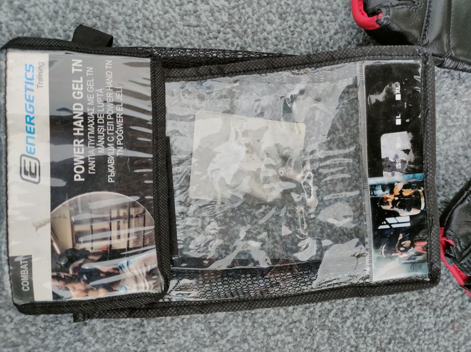 Спортни ръкавици