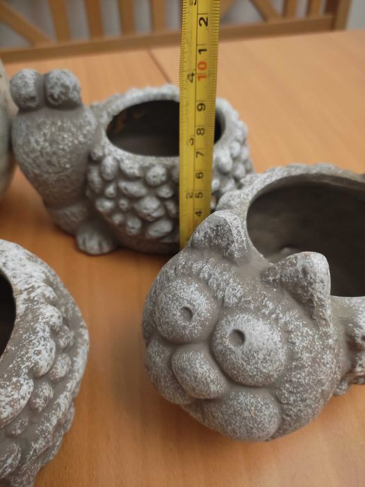 Комплект  от 7 декоративни фигури  с животни* 6 саксийки  за кактуси.