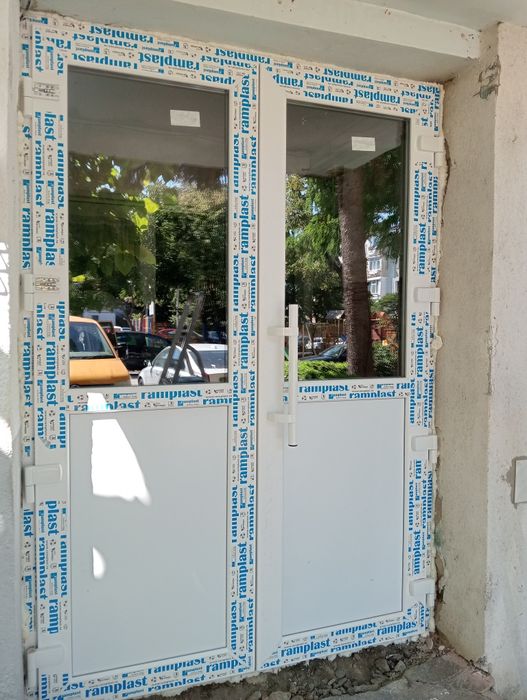 Tâmplărie PVC cu geam termopan