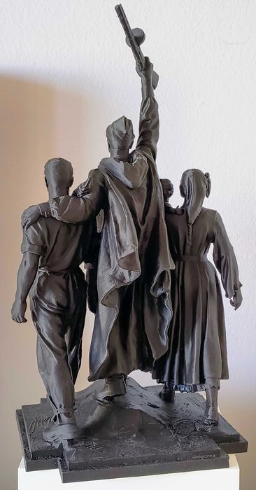 Архивна възстановка на демонтиран софийски монумент