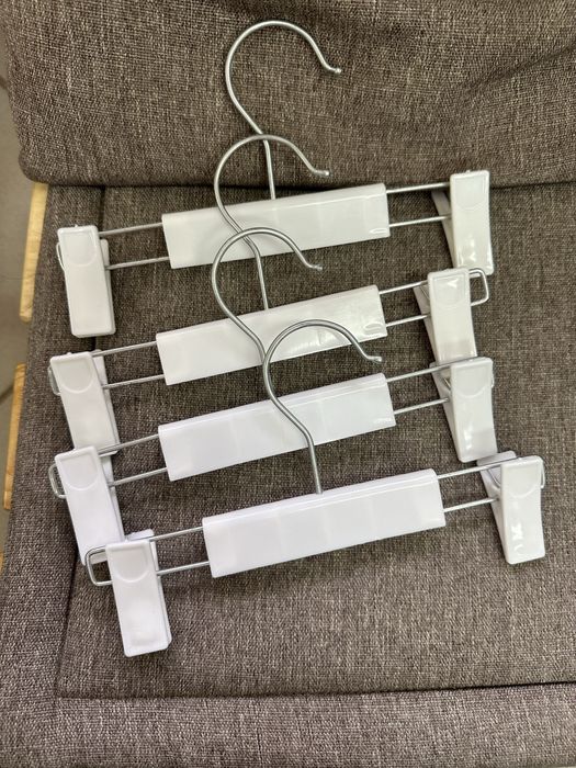 Вешалки (плечики) для детской одежды