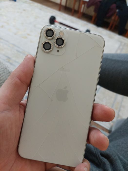 Продам айфон 11 про макс