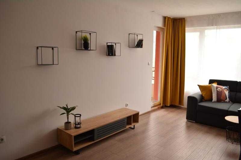 Дава се под наем Двустаен апартамент в София, Зона Б-18 - 81 кв.м за 459 € - Снимка #1