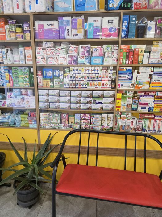 Продам шкаф витрина