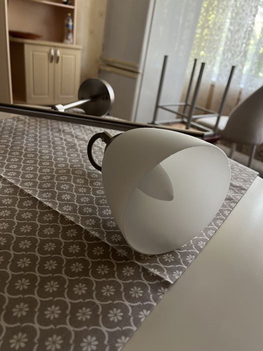 люстры (две штуки)