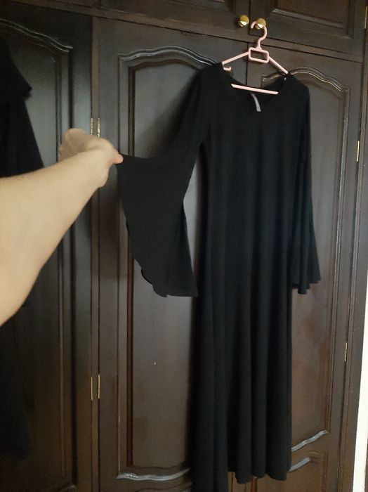 Срочно продам новые и б/у платья