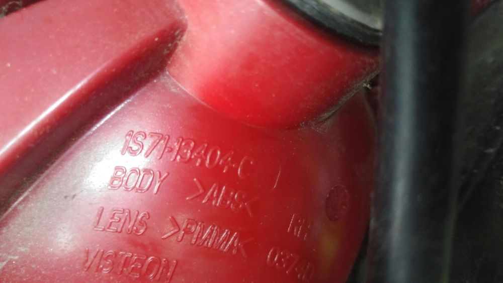 Stop tripla lampa dreapta ford mondeo 3 turnier bwy 1s7x13a412cb 1s7113404c