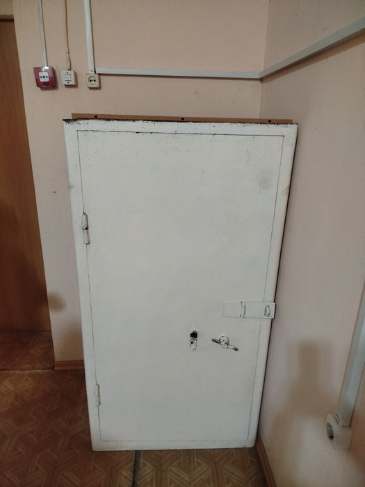 Сейф металлический