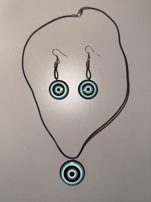 Обеци, гривни и гердани