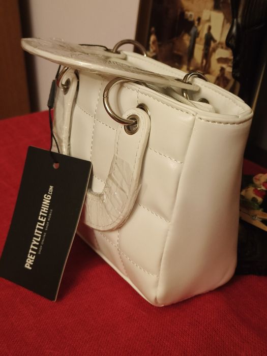 Poșetă albă PrettyLittleThing – NOUĂ, cu etichetă