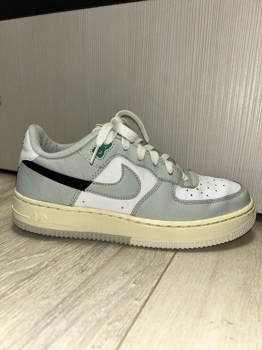 Nike AIR Force 1 '07 LV8