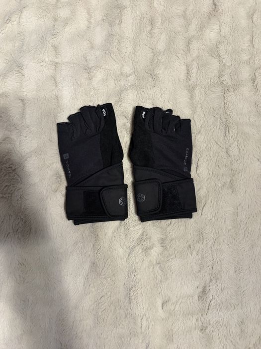 Manusi pentru sala Domyos