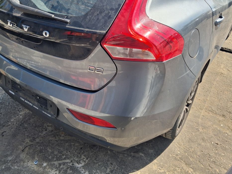 Bara spate Volvo V40 facelift 2017