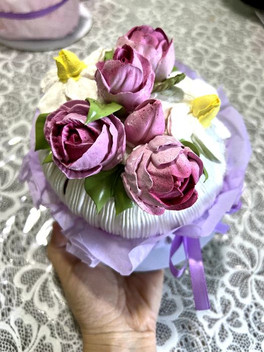 Свежие куличи на Пасху