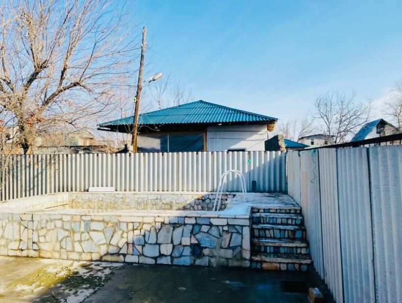 6 сотик, 5 хонали уй сотилади