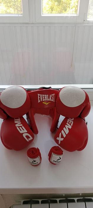Продам боксерские перчатки
