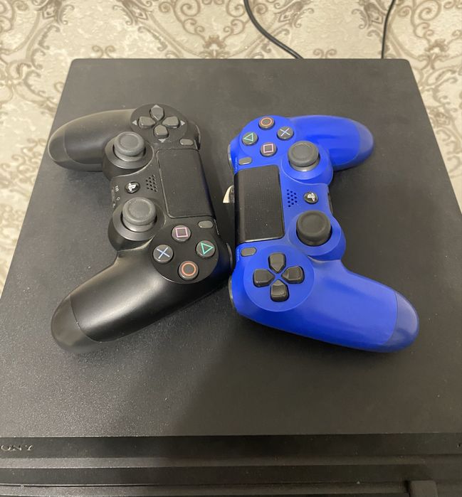 продам PS4 pro , почти что в идеале