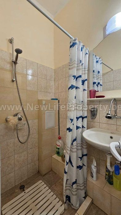 Търговско помещение в р-н „Стария възел“, Слънчев бряг