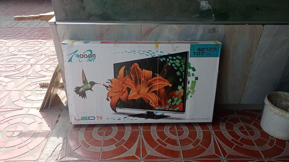 Televizor yangi kattasi
