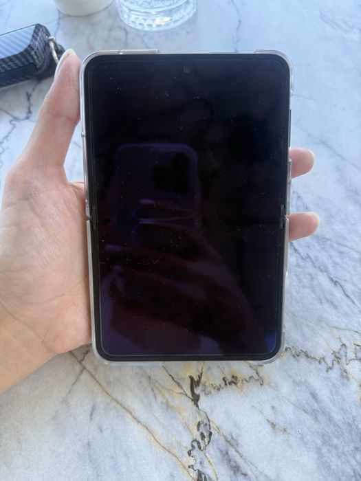 Huawei pura x красный
