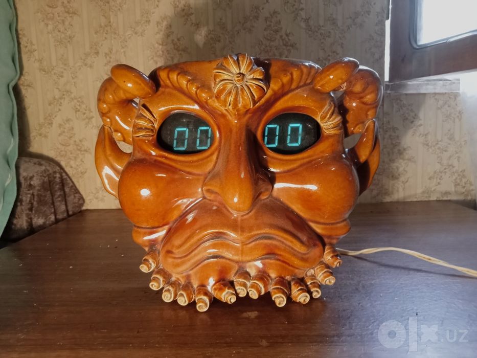 Настенные часы сувенир СССР.