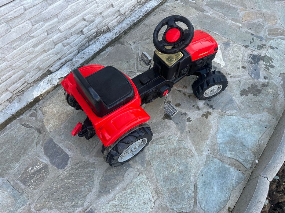 Tractor cu pedale si remorca pentru copii