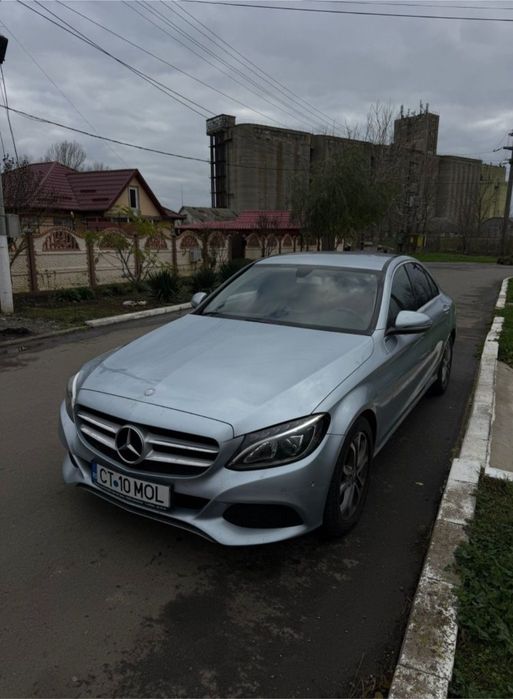Mercedes C 300 H hibrid 231 cai cutie Automată 7G Tronic

Masina are l