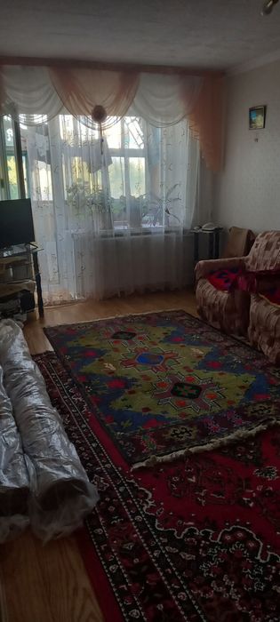 Продам квартиру  3