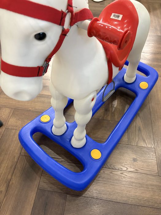 Люлеещо се конче играчка