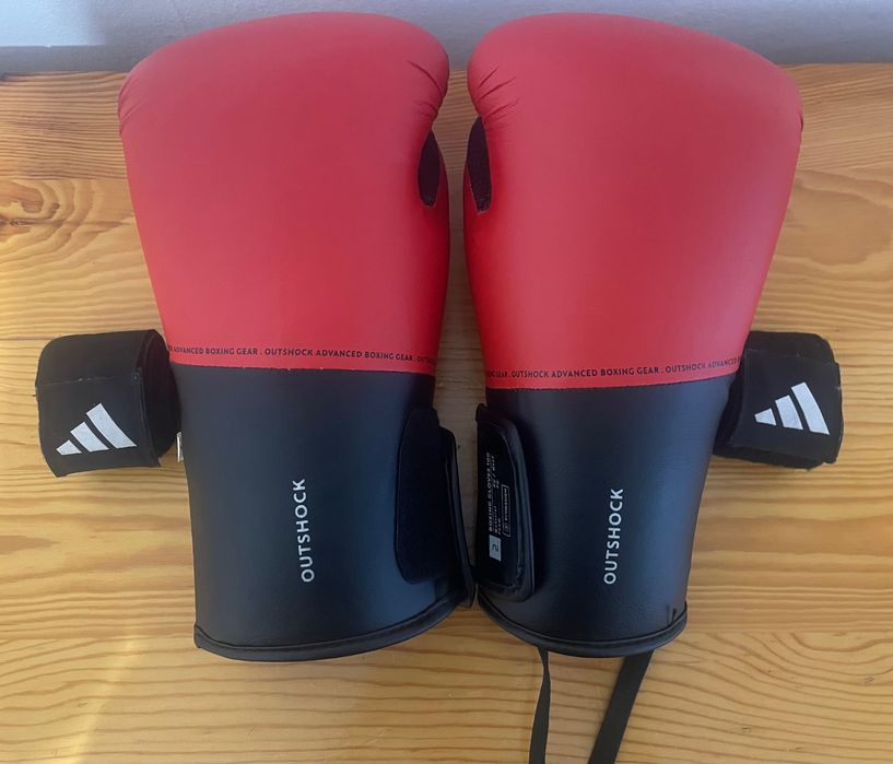 Ръкавици за бокс и бинтове