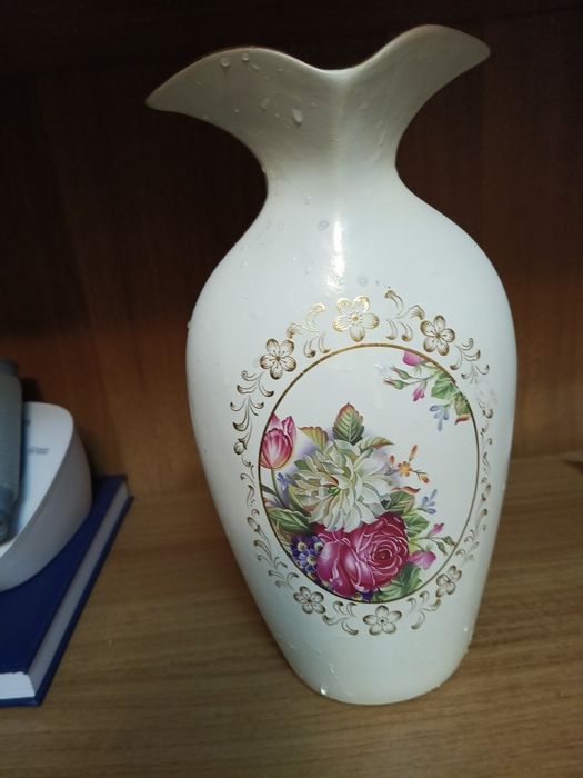 Продаю вазу производства Чехия