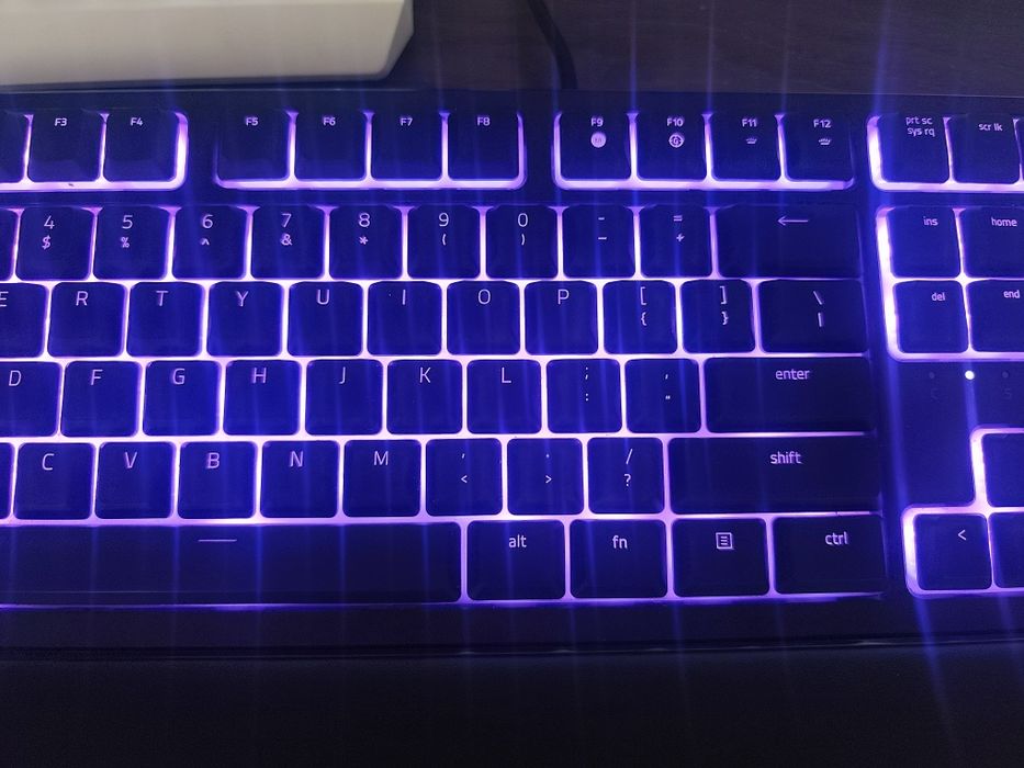 Геймърска клавиатура Razer Ornata V2