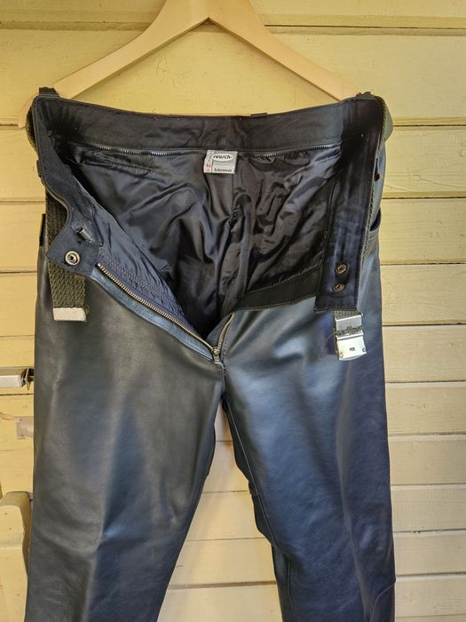 Pantaloni din piele calitate deosebita