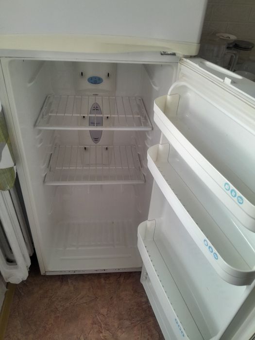 Холодильник Б/у продам