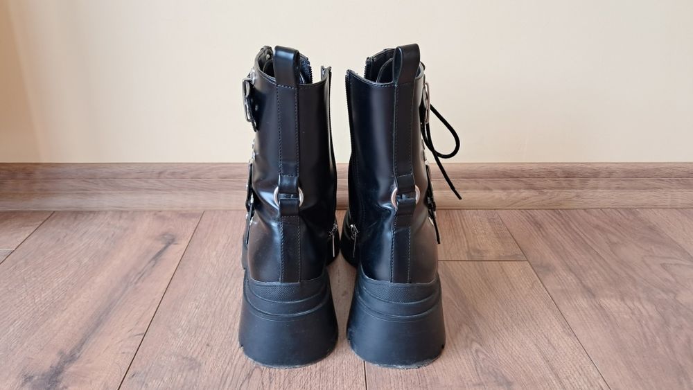 Боти Bershka 38 номер