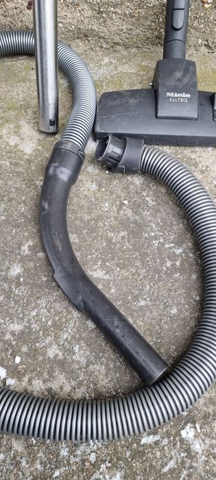 Продавам четки,тръби и маркучи за прахосмукачка MIELE