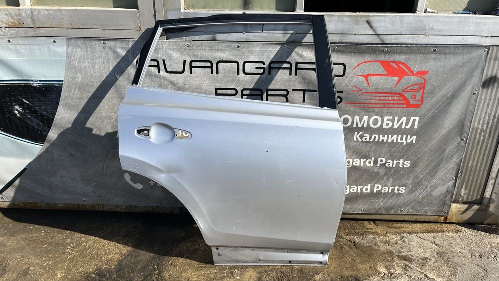 1 брой задна лява и 2 броя задна дясна врата Toyota Rav4 4 (2012-2018)
