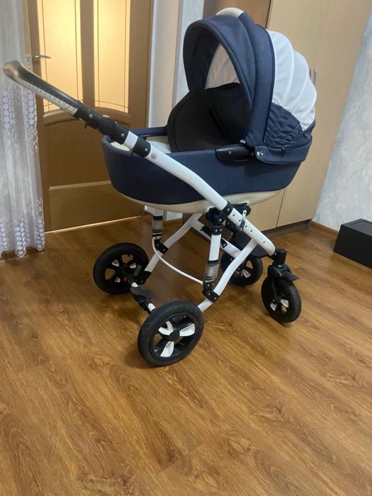 Продам коляску.