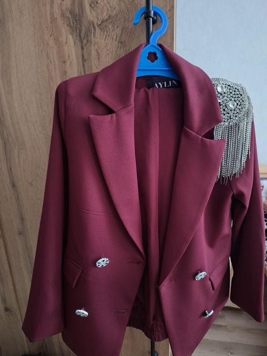 Костюм брючный  на девочку